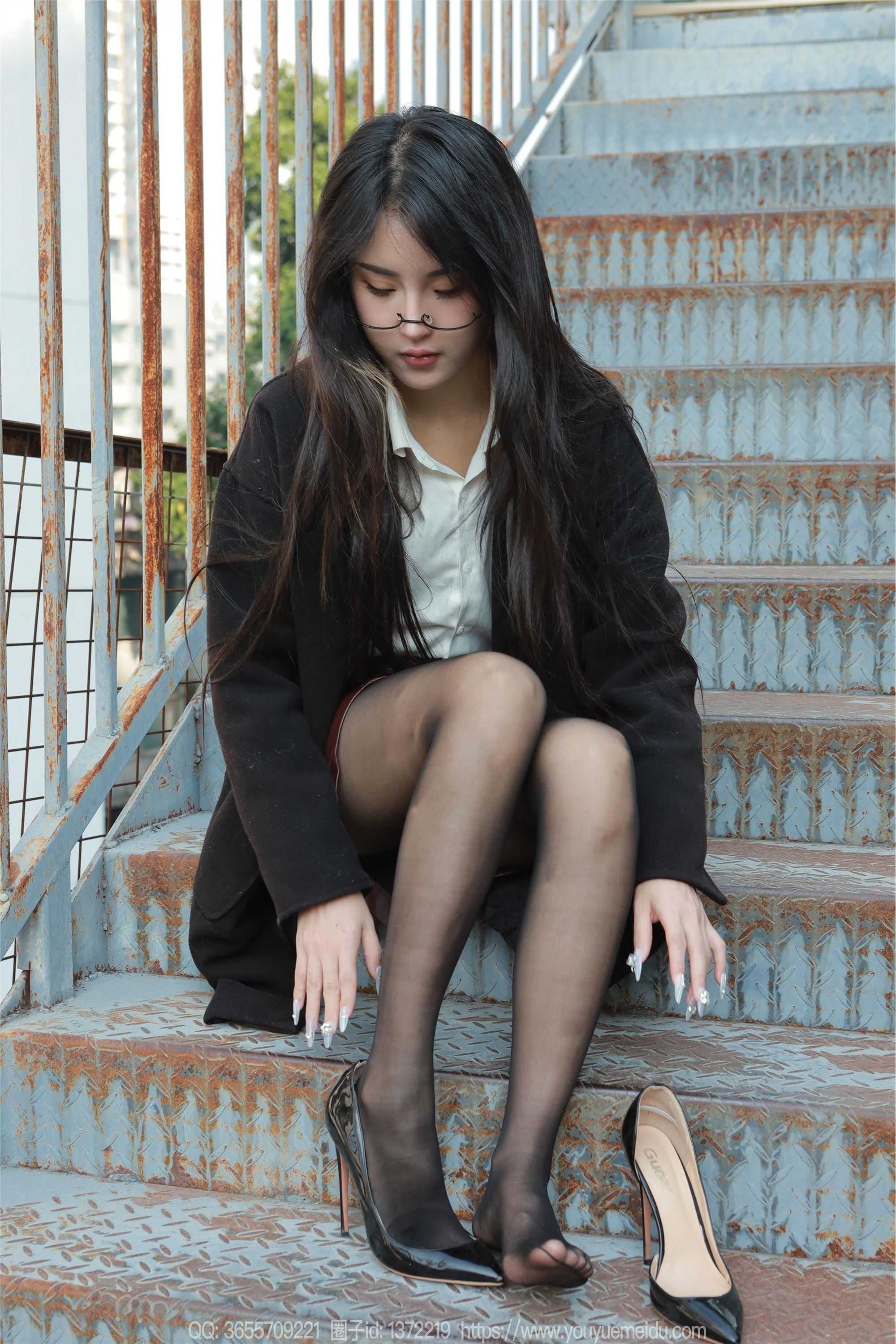 IESS异思趣向  2024.12.22 丝享家 1930 小宝《眼镜美女》